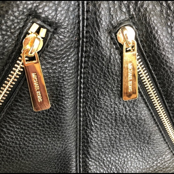 MICHAEL KORS Black Pebbled Leather Front  Zip Tote - Picture 2 of 12